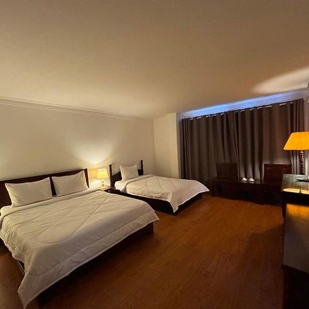 Phung Long Hotel Хошимин Екстериор снимка