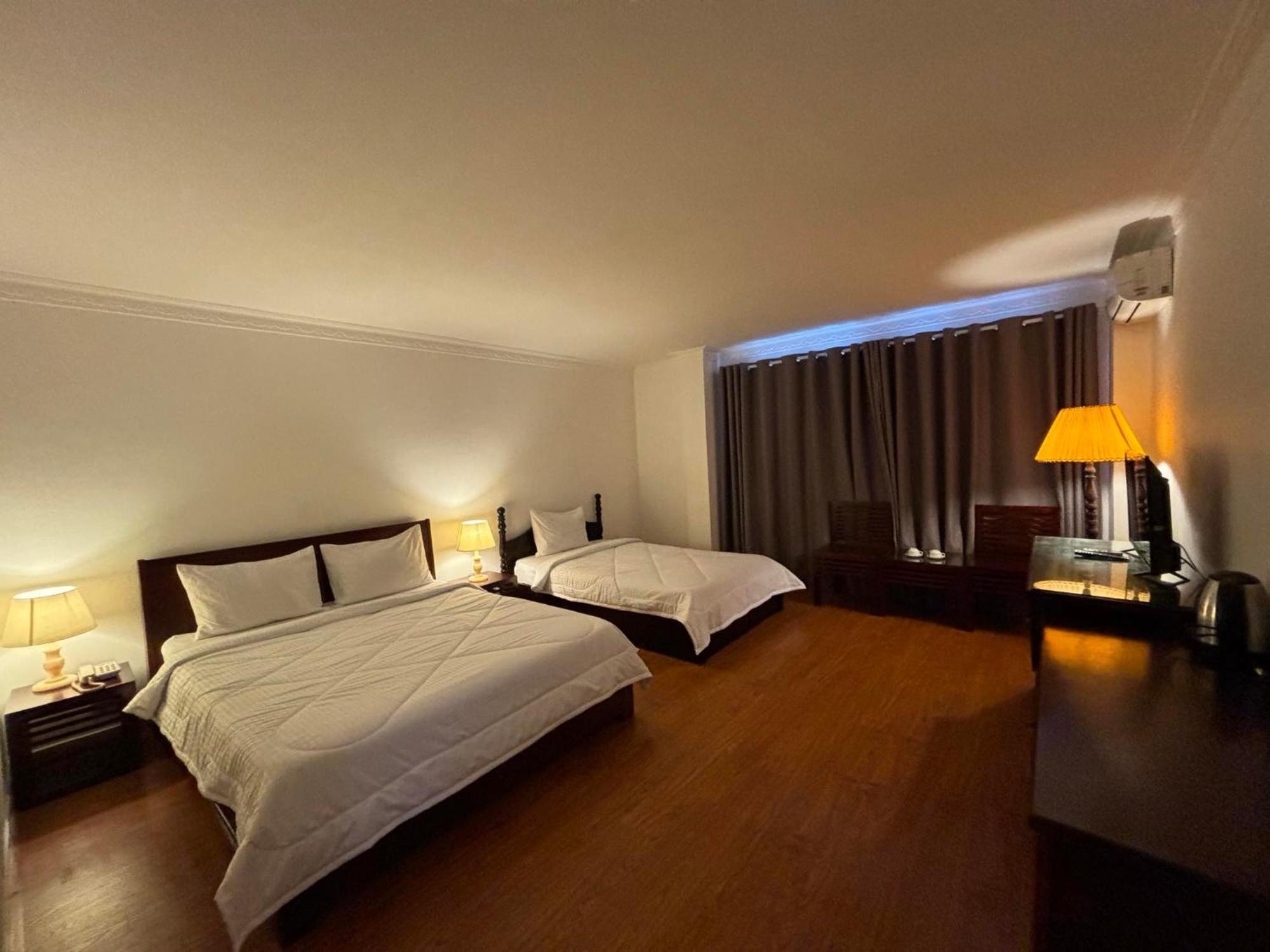Phung Long Hotel Хошимин Екстериор снимка