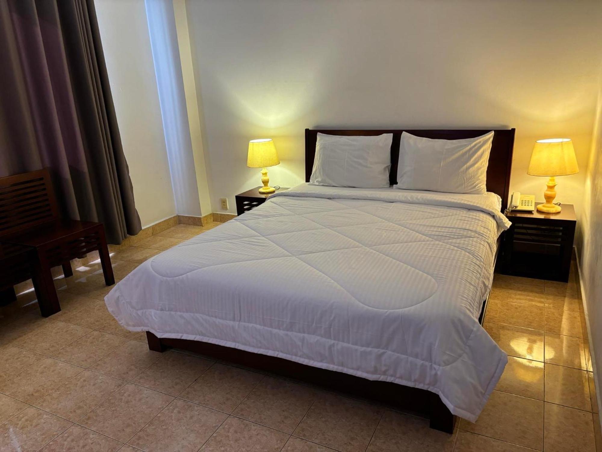 Phung Long Hotel Хошимин Екстериор снимка